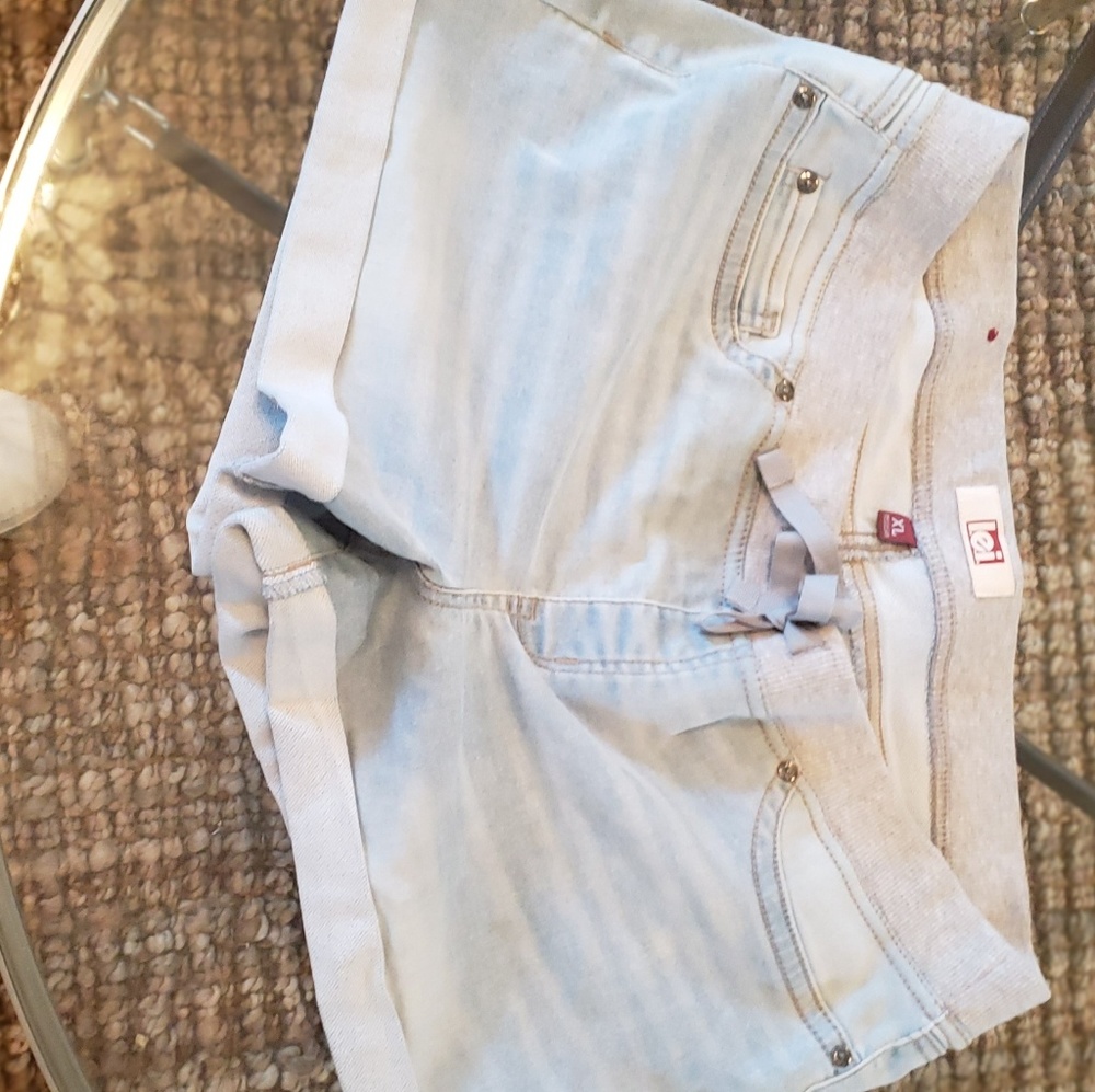 Lie soft jean shorts
